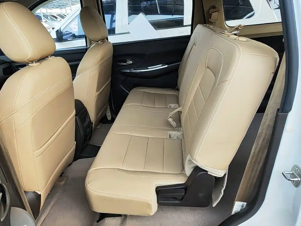 Wuling Hongguang — миниатюра 13