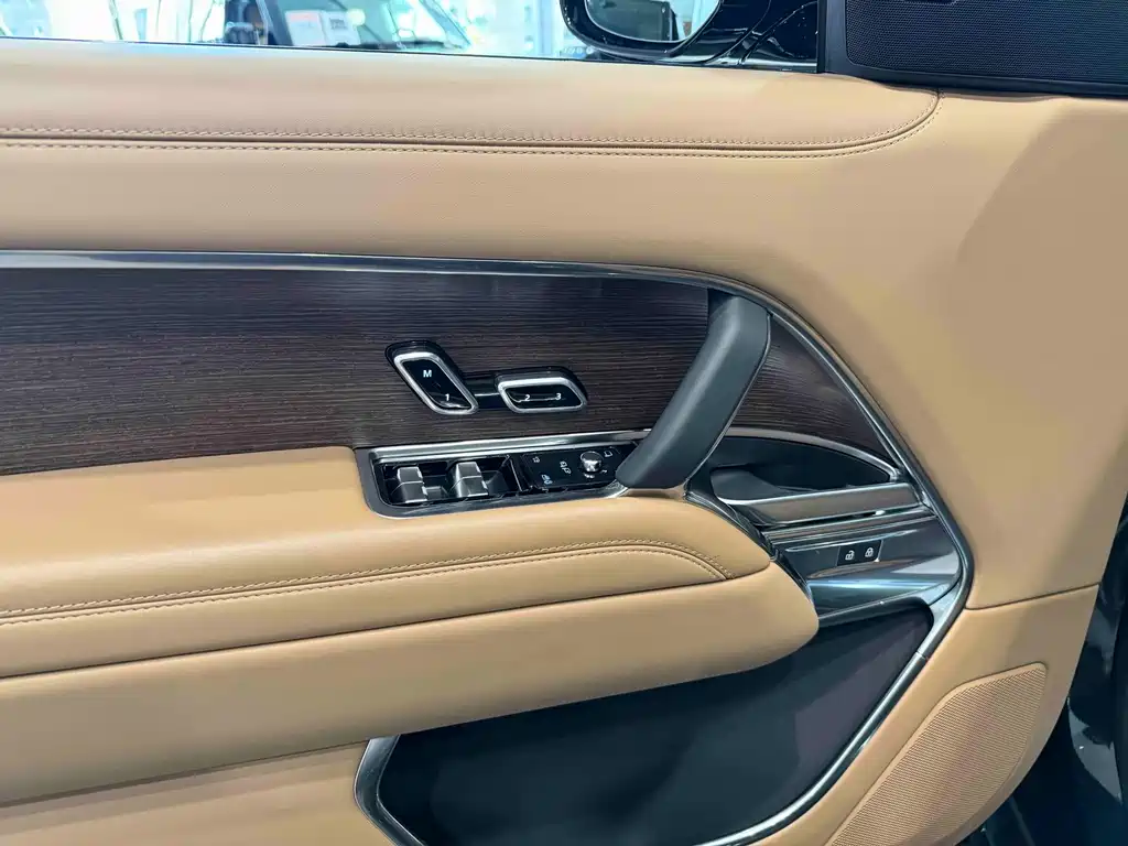 Land Rover Range Rover — миниатюра 5
