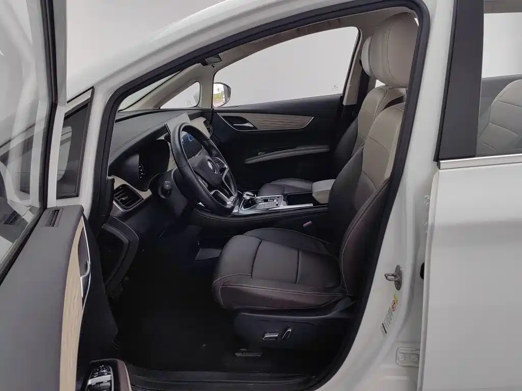 BYD MAX New Energy — миниатюра 10