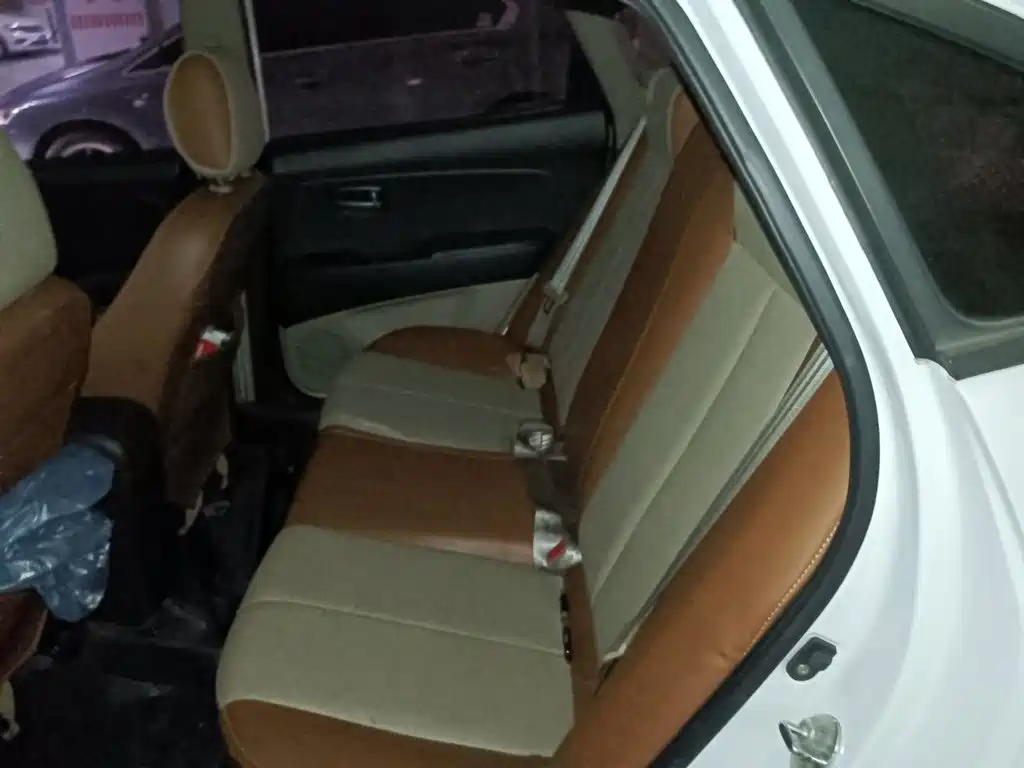 Hyundai Elantra — миниатюра 18