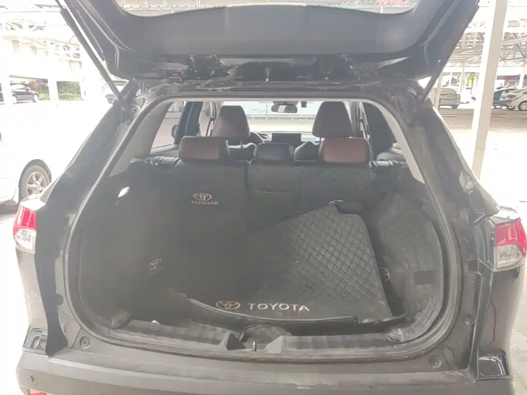 Toyota Corolla Cross — миниатюра 19