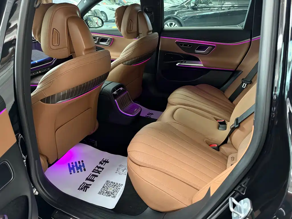 Mercedes-Benz E-Class — миниатюра 6