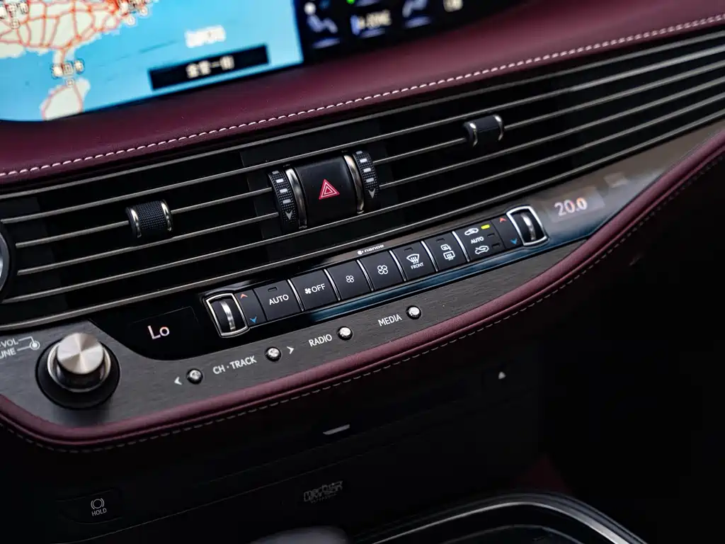 Lexus LS — миниатюра 14