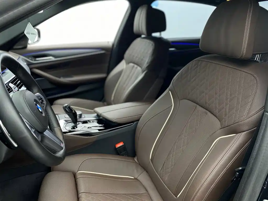 BMW 5 Series — миниатюра 20