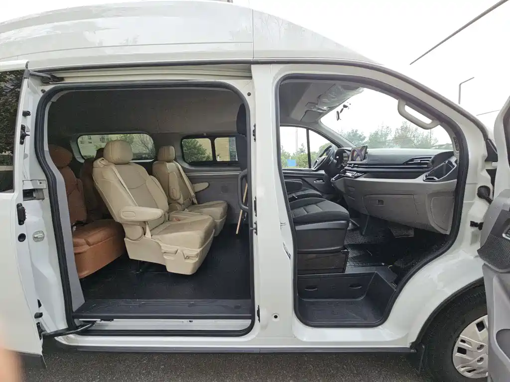 MAXUS V70 — миниатюра 11