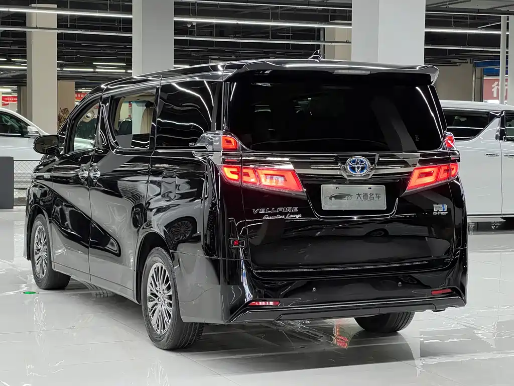 Toyota Vellfire — миниатюра 6
