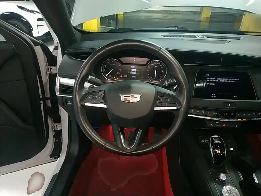 Cadillac XT4 — миниатюра 11