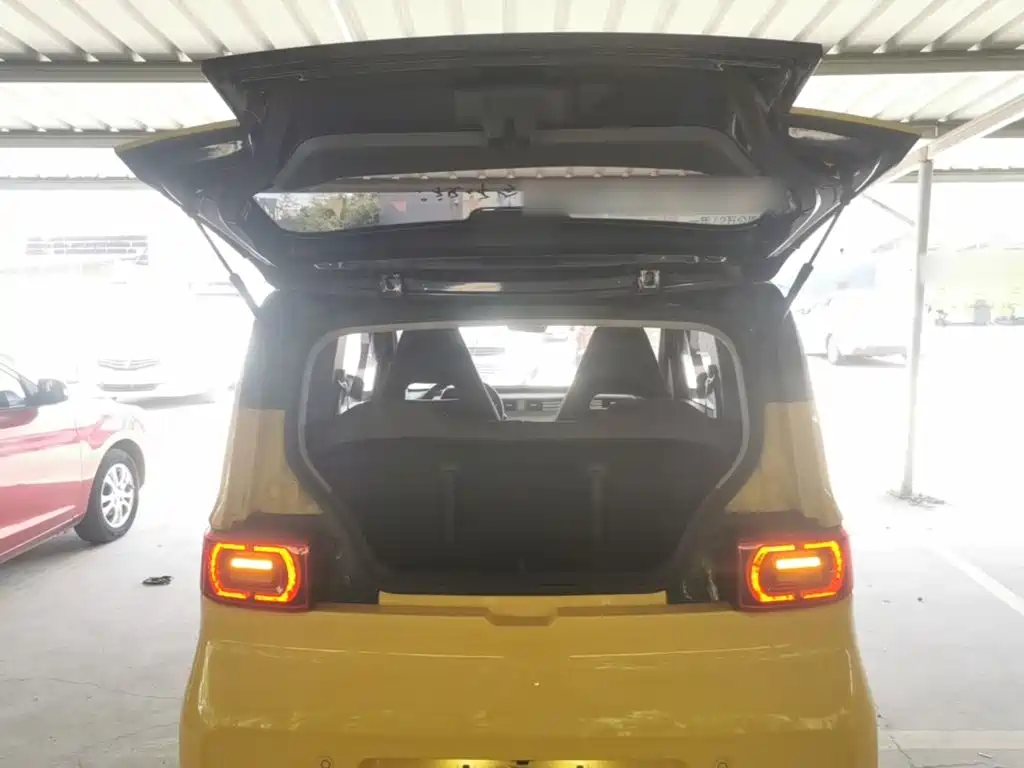 Wuling MINIEV — миниатюра 19