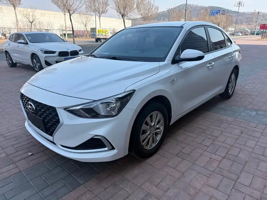 Hyundai Elantra 2022
