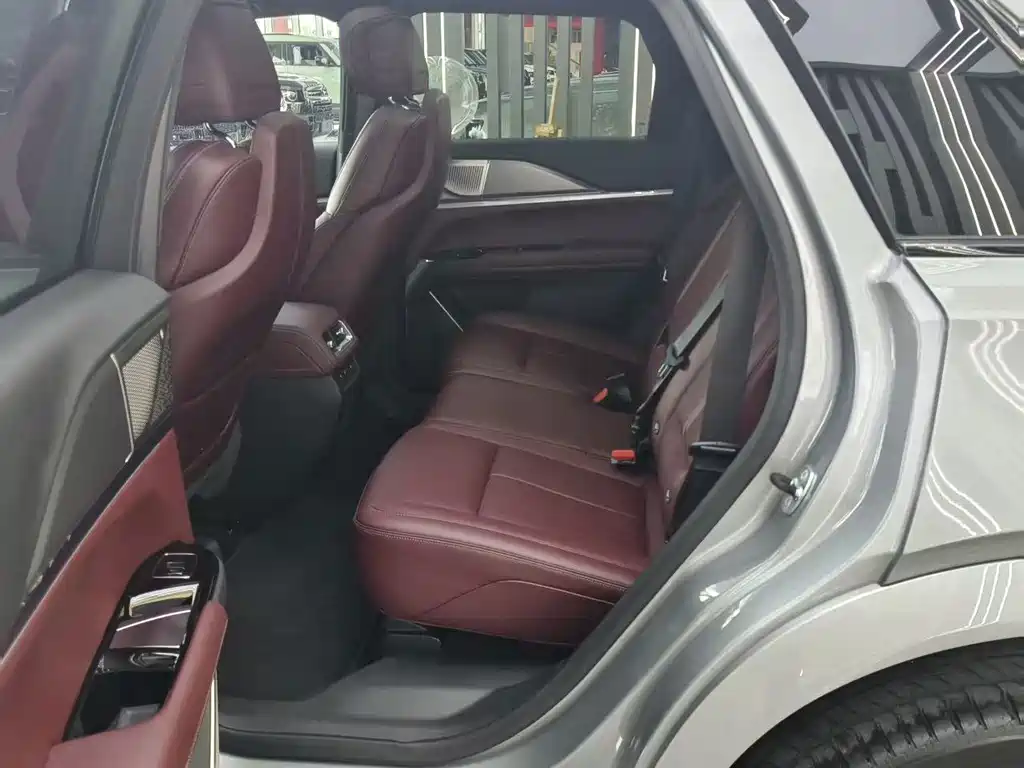 Cadillac XT5 — миниатюра 10