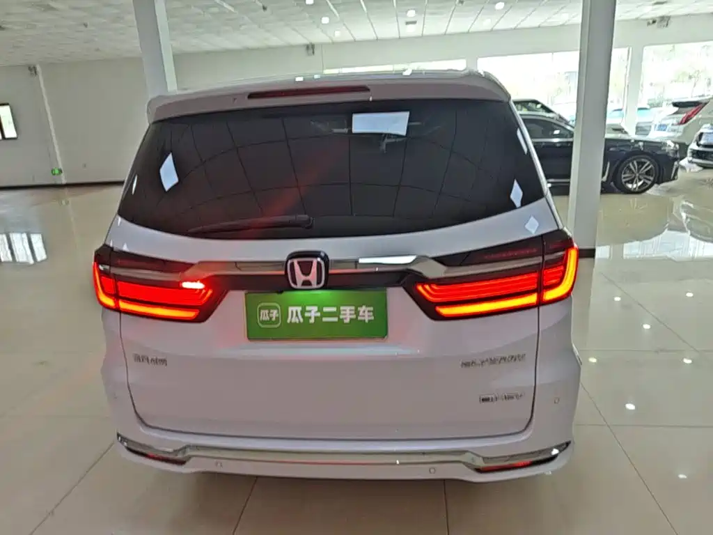 Honda Elysion — миниатюра 6