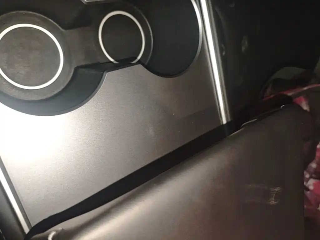 Tesla Model Y — миниатюра 9