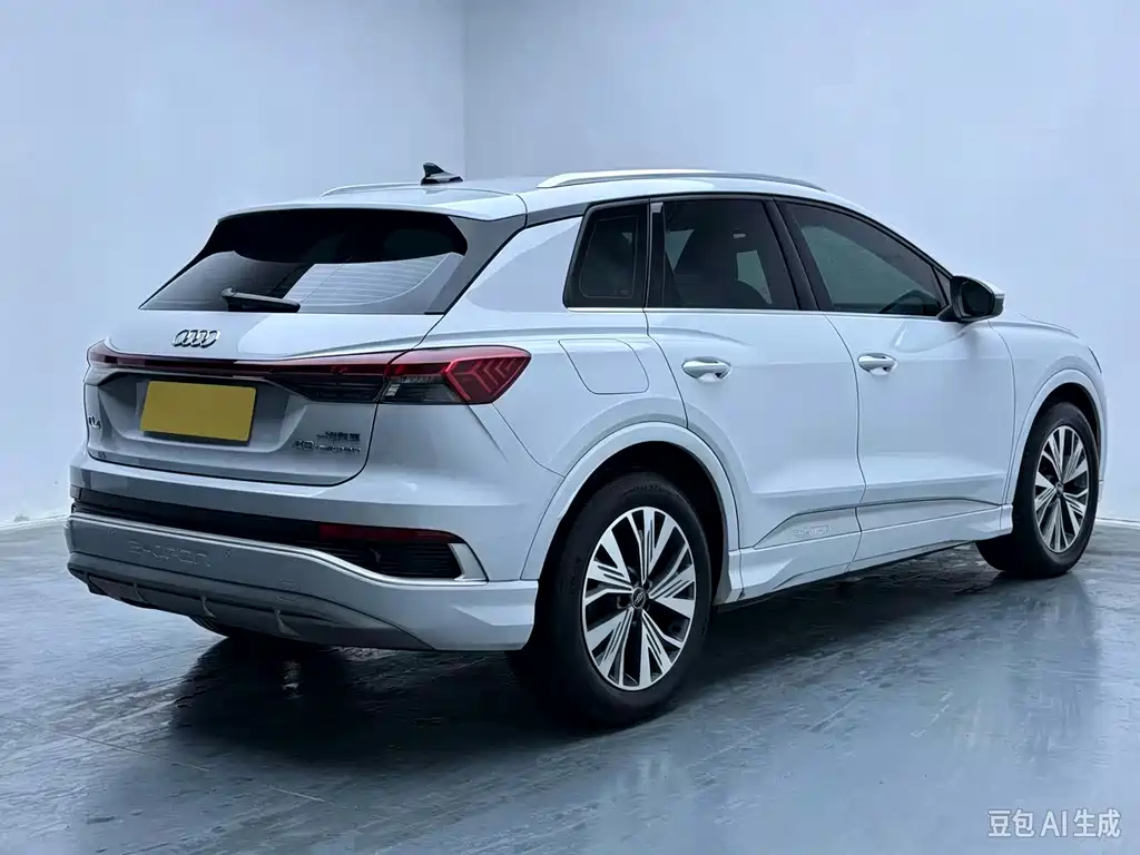 Audi Q4 e-tron — миниатюра 5