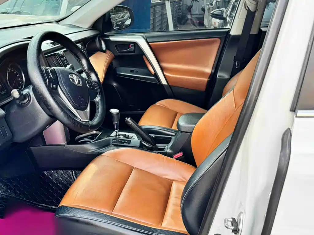 Toyota RAV4 — миниатюра 12