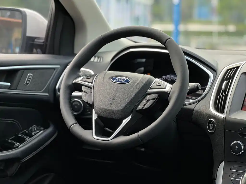 Ford Edge — миниатюра 5