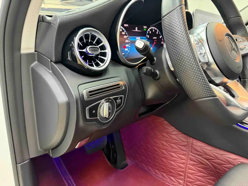 Mercedes-Benz C-Class — миниатюра 10