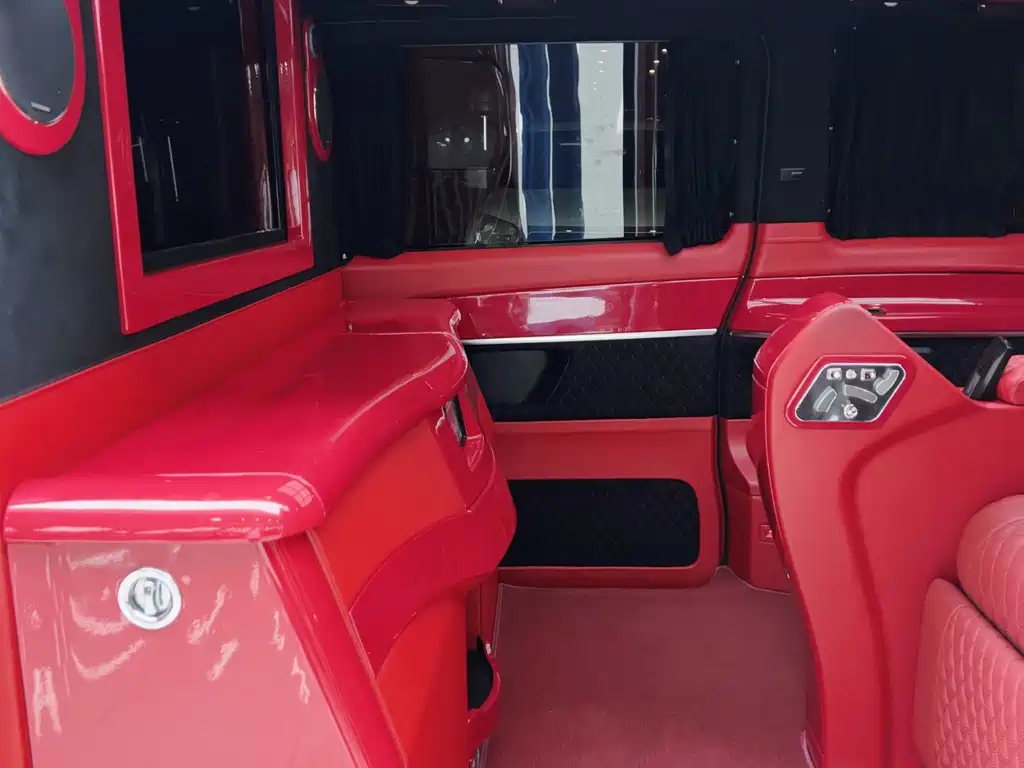 Mercedes-Benz V-Class — миниатюра 12