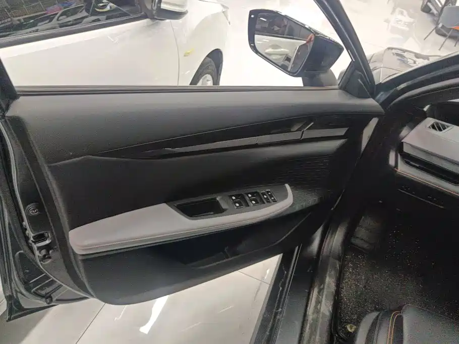 Changan UNI-V — миниатюра 7