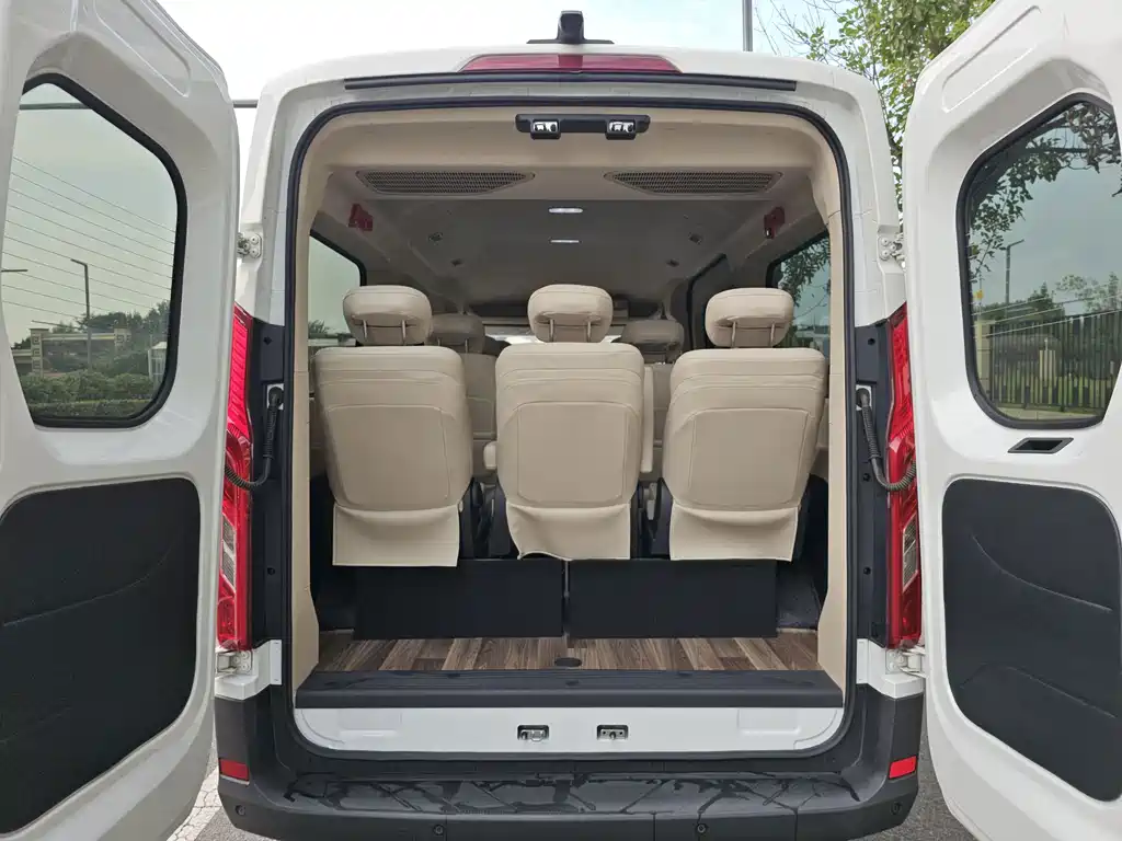 MAXUS 新途EV90 — миниатюра 18