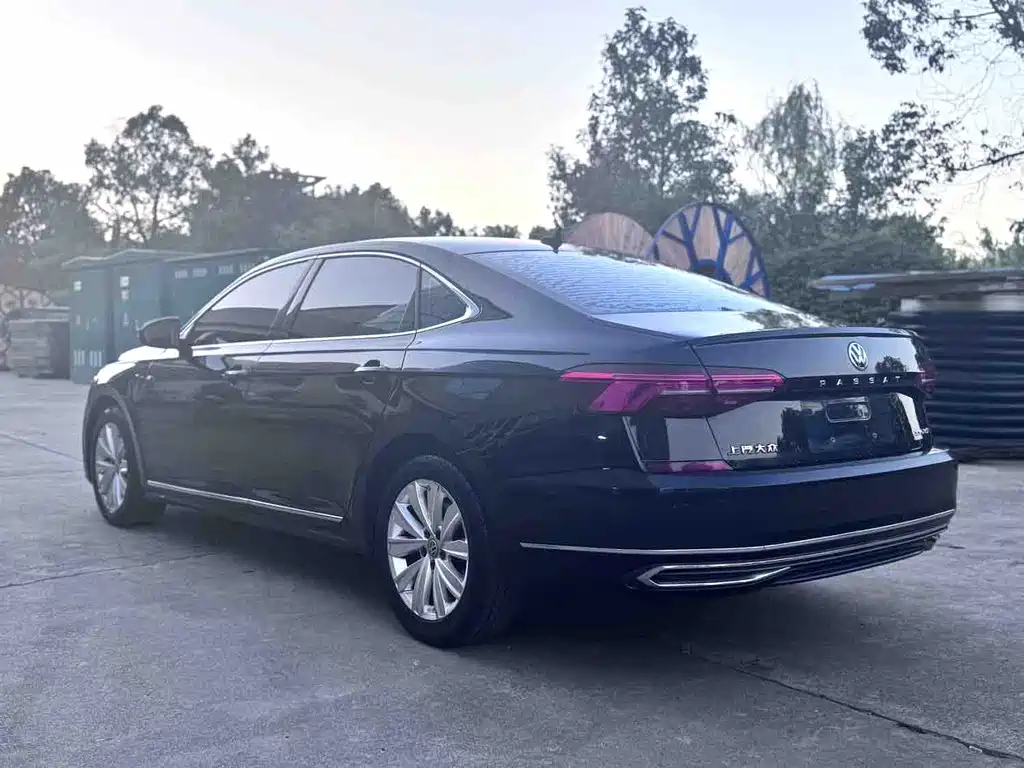 Volkswagen Passat — миниатюра 4