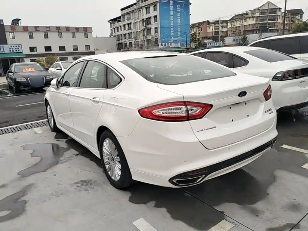 Ford Mondeo — миниатюра 5
