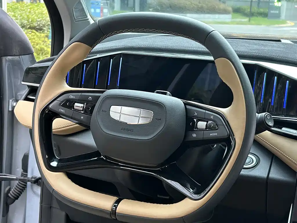 Geely Boyue L — миниатюра 16