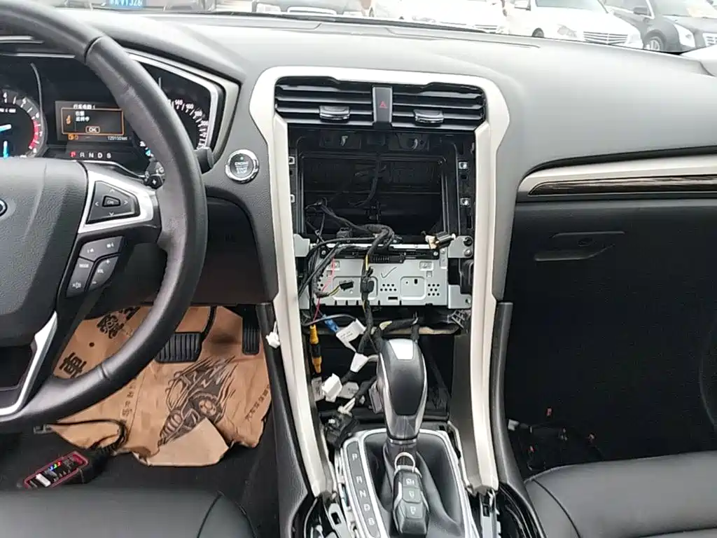 Ford Mondeo — миниатюра 13