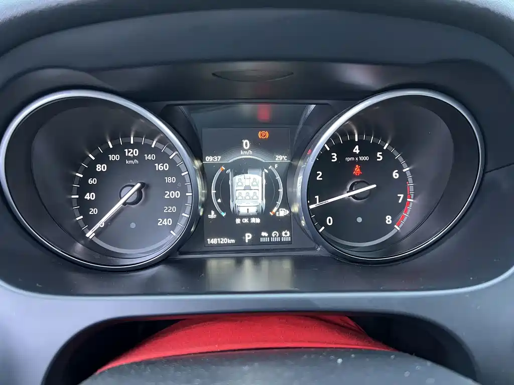 Land Rover Discovery Sport — миниатюра 10
