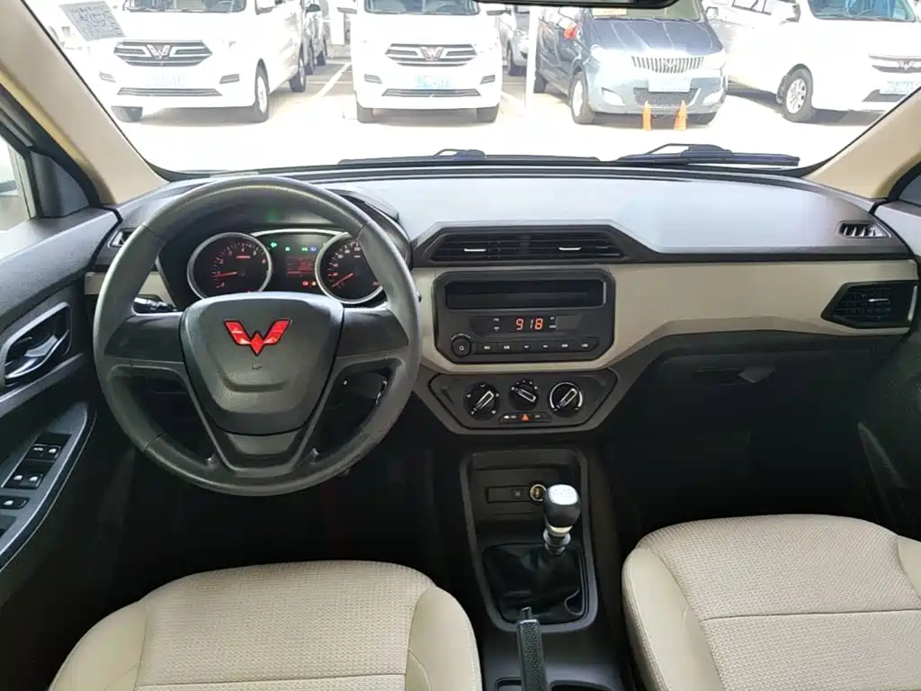 Wuling Hongguang — миниатюра 10