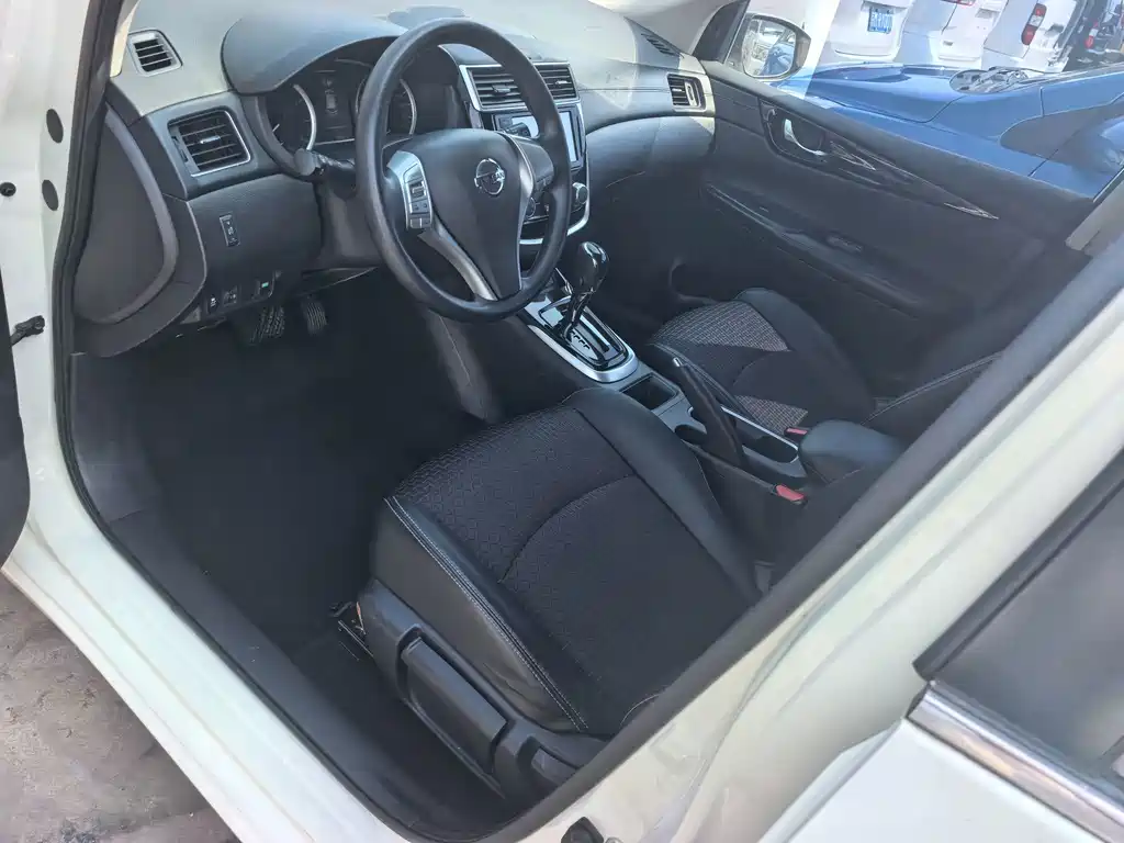Nissan Tiida — миниатюра 5