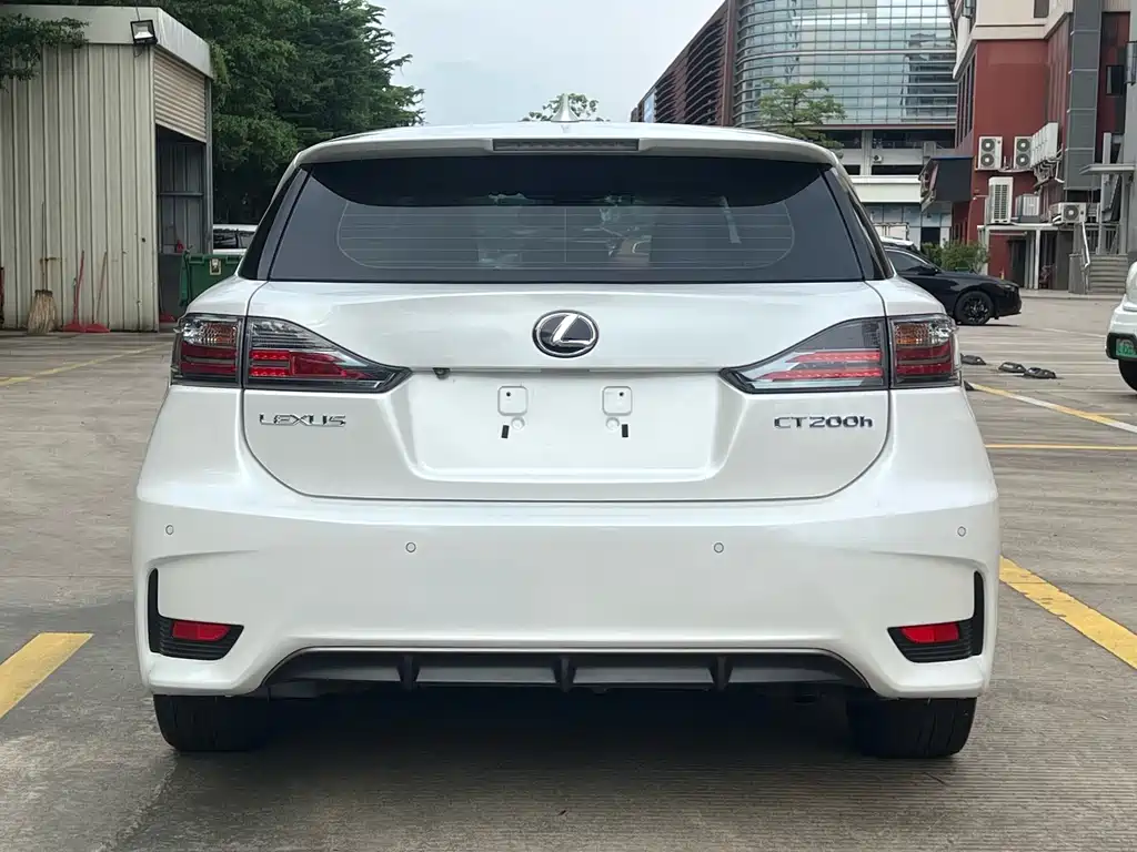 Lexus CT — миниатюра 4