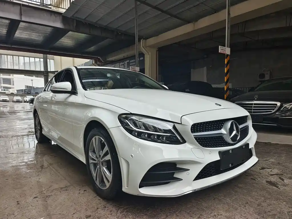 Mercedes-Benz C-Class — миниатюра 3