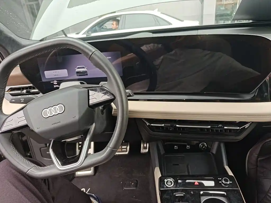 Audi Q6L e-tron — миниатюра 10