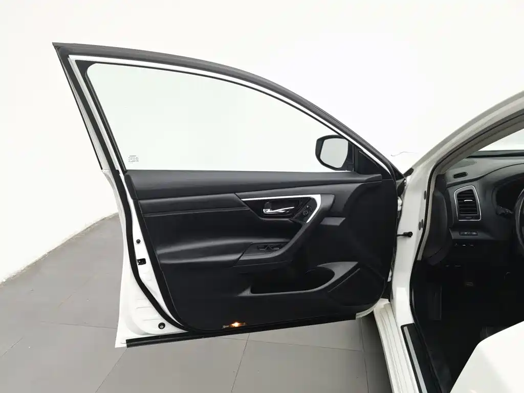 Nissan Teana — миниатюра 8