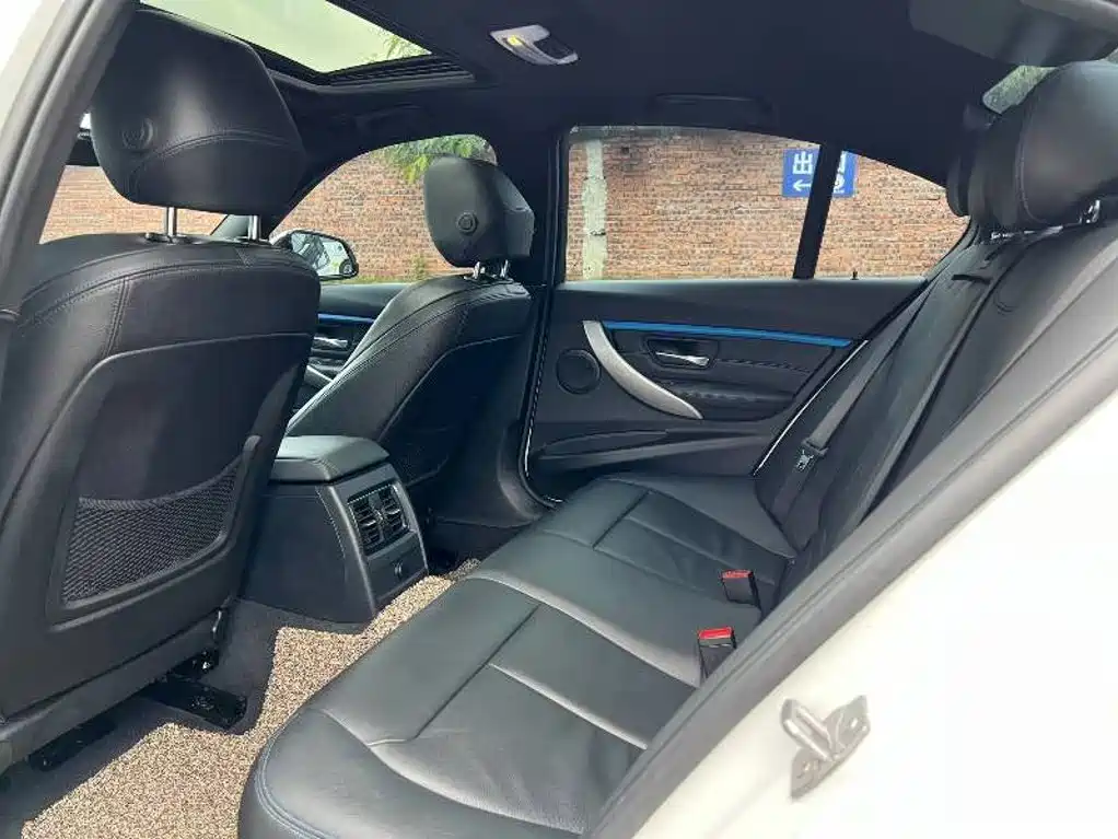 BMW 3 Series — миниатюра 6