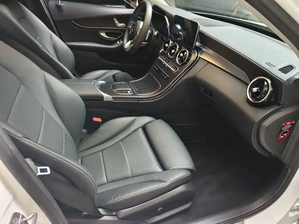 Mercedes-Benz C-Class — миниатюра 11