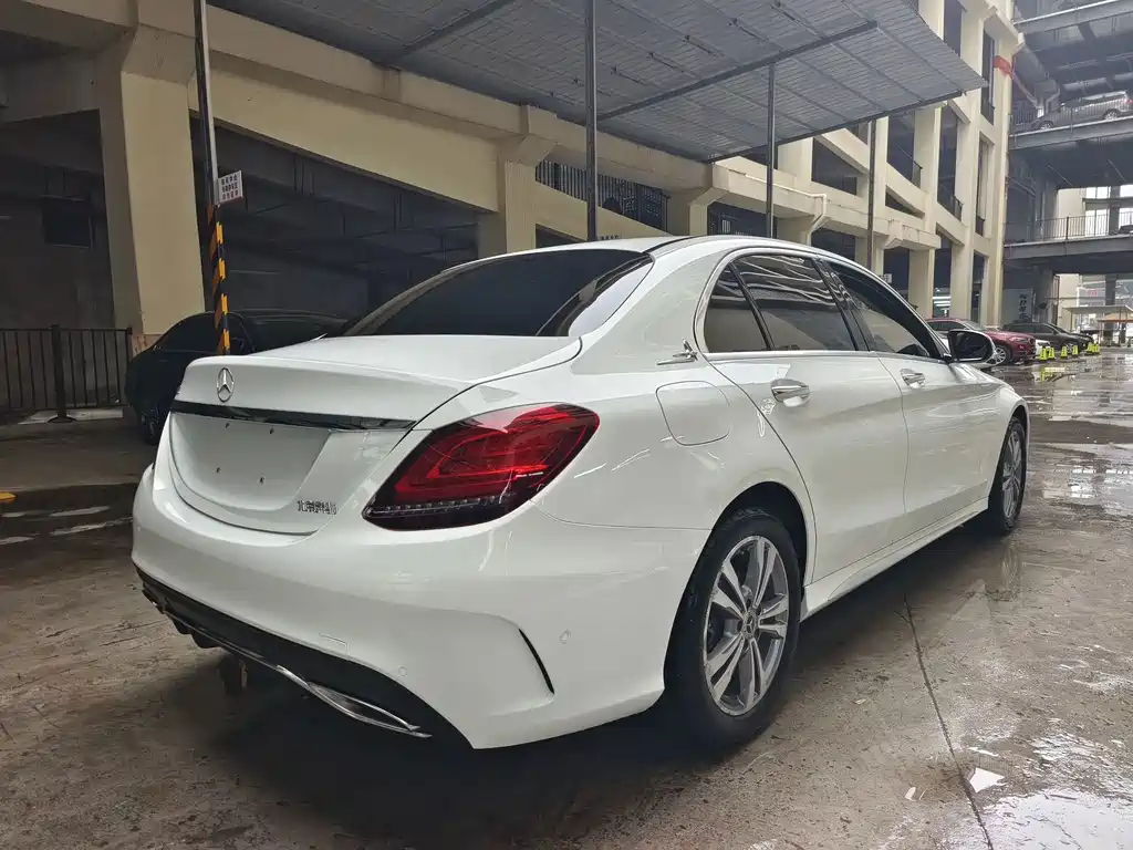 Mercedes-Benz C-Class — миниатюра 14