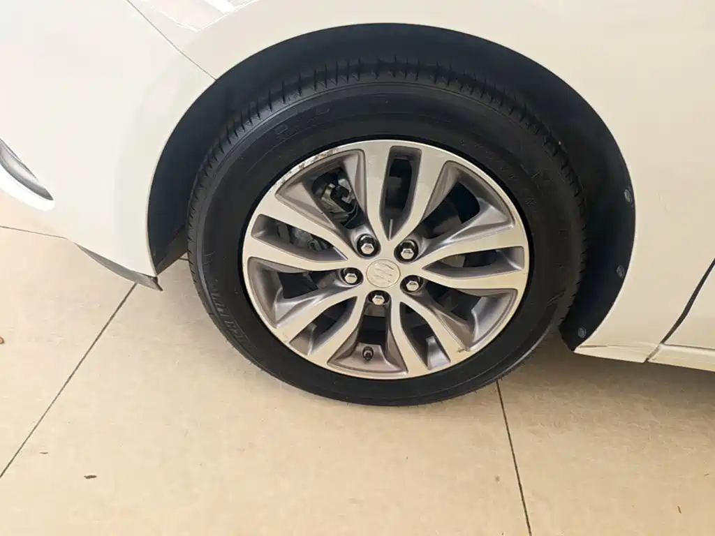 Buick Excelle — миниатюра 23