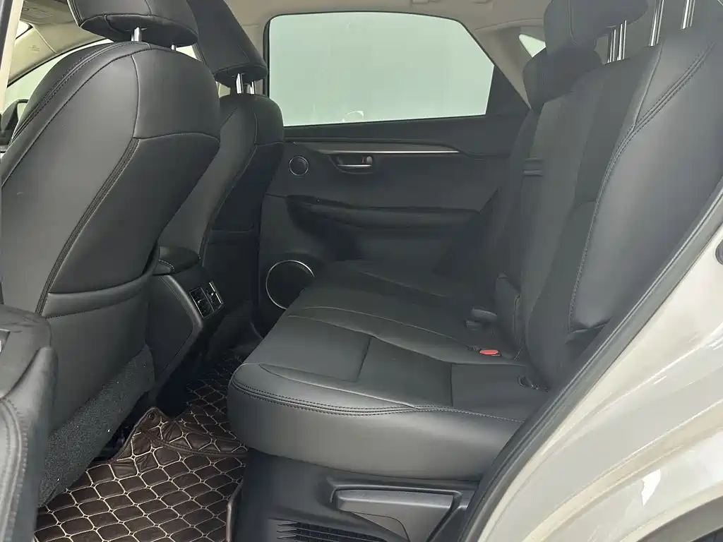 Lexus NX 2020 200 V