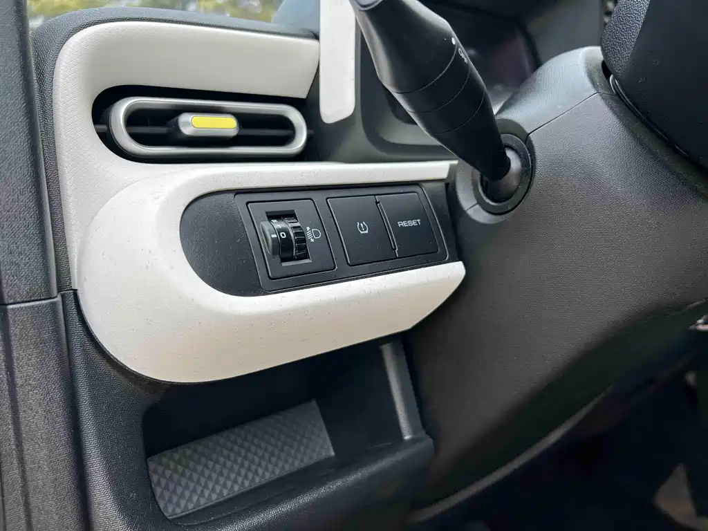 Wuling MINIEV — миниатюра 13
