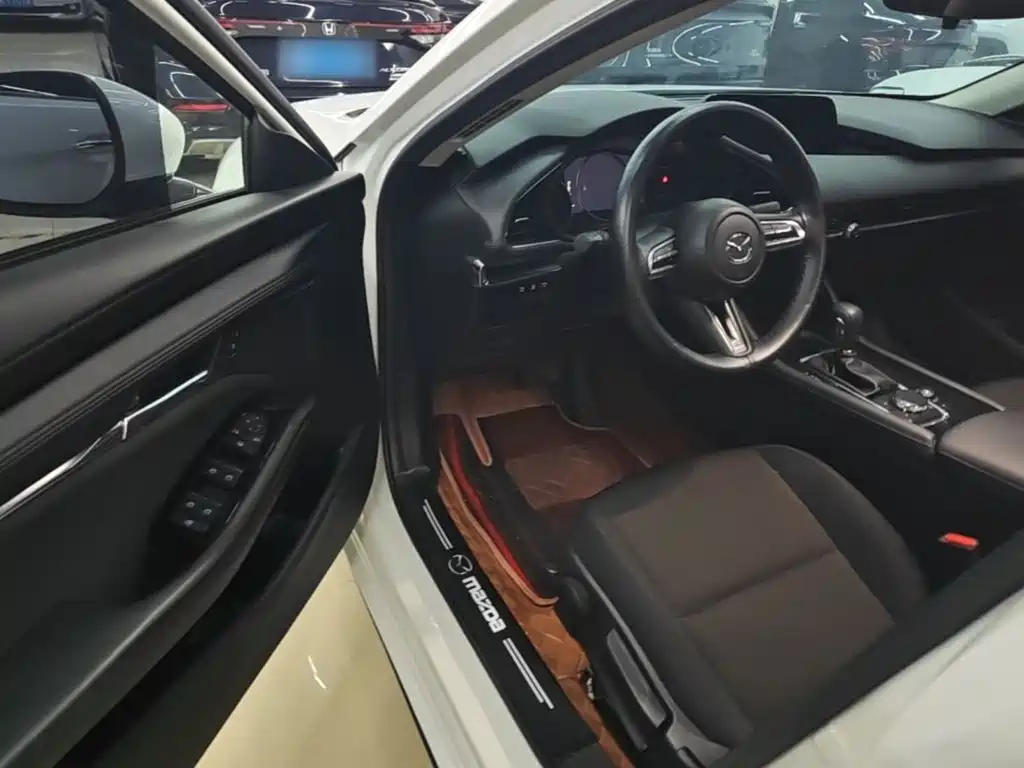 Mazda 3 Axela — миниатюра 15