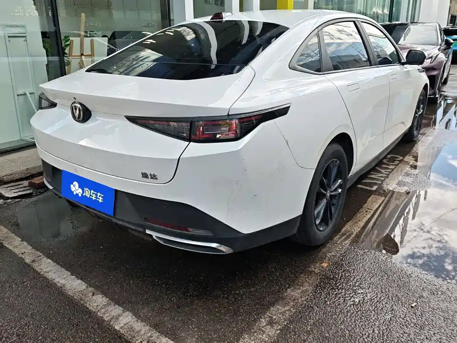 Changan Yida — миниатюра 3