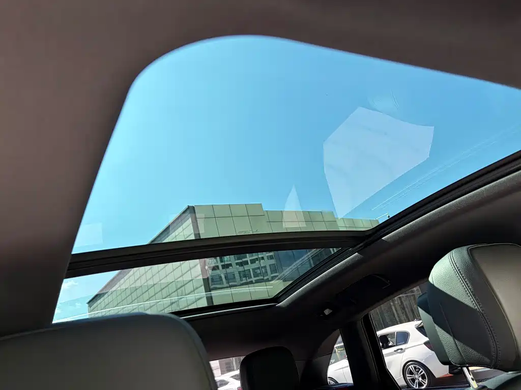 Porsche Macan — миниатюра 27