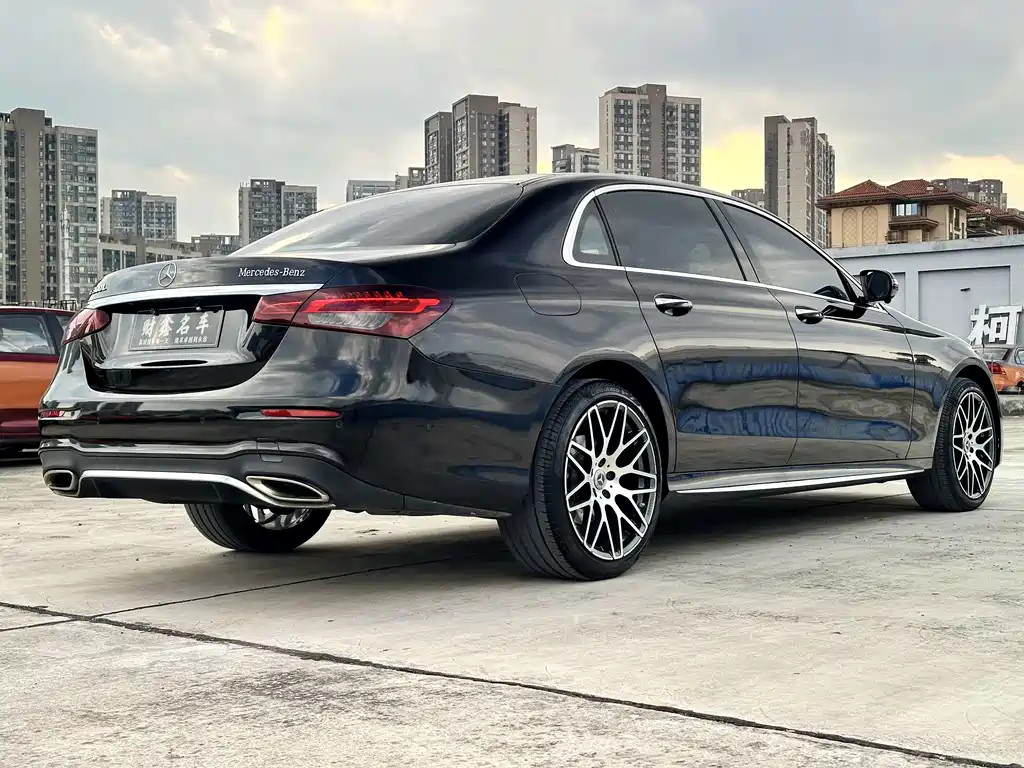 Mercedes-Benz E-Class — миниатюра 9