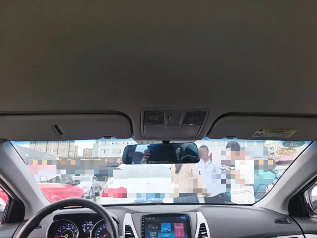 Hyundai Elantra Langdong — миниатюра 18