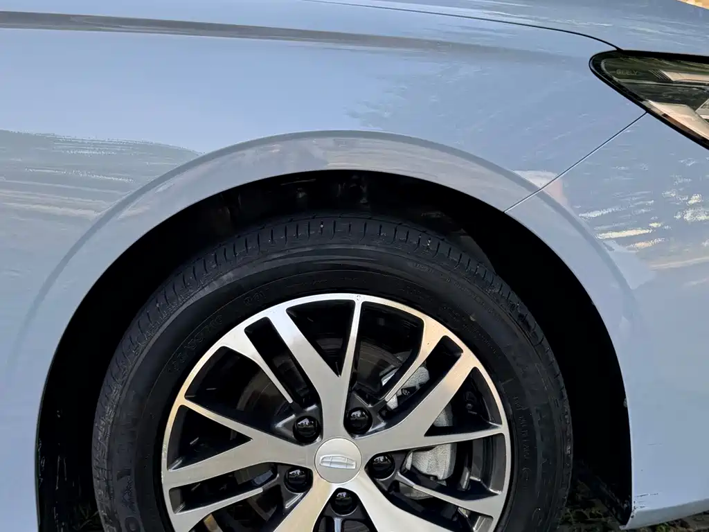Geely Emgrand — миниатюра 22