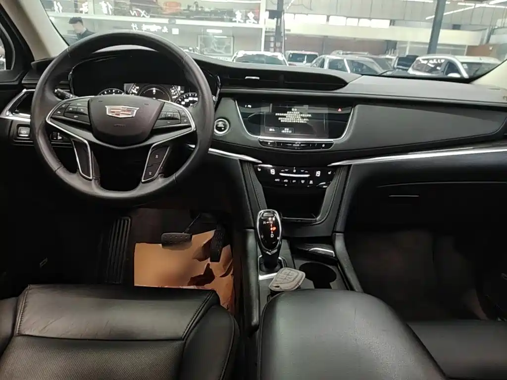 Cadillac XT5 — миниатюра 10