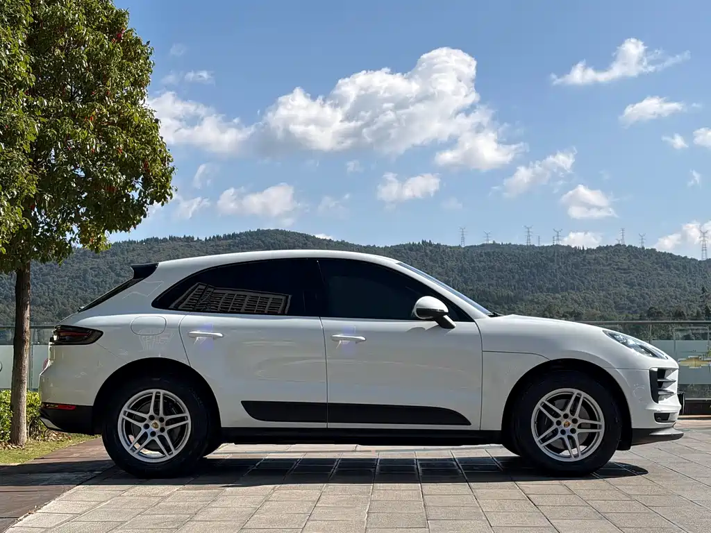 Porsche Macan — миниатюра 10