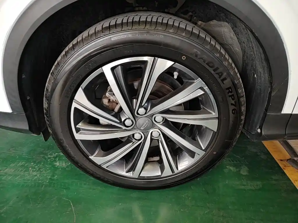 Geely Binyue — миниатюра 23