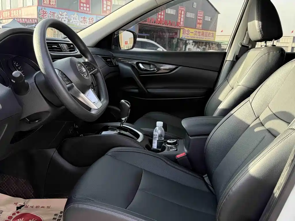 Nissan X-Trail — миниатюра 4